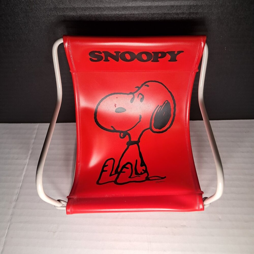 Vintage Red Black Snoopy Plastic Lounge Chair By Another Determined Production S